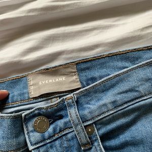 The cheeky straight jeans.